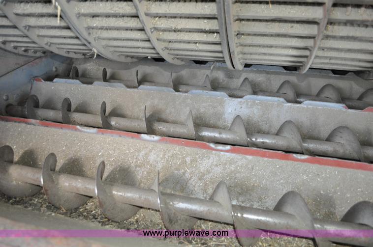 image for item C3012 1992 Case IH 1680 combine