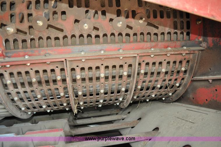 image for item C3012 1992 Case IH 1680 combine