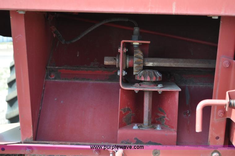 image for item C3012 1992 Case IH 1680 combine