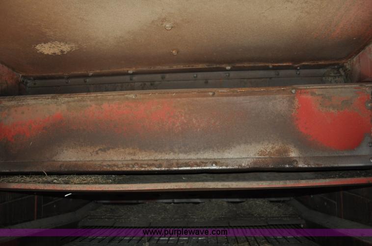 image for item C3012 1992 Case IH 1680 combine