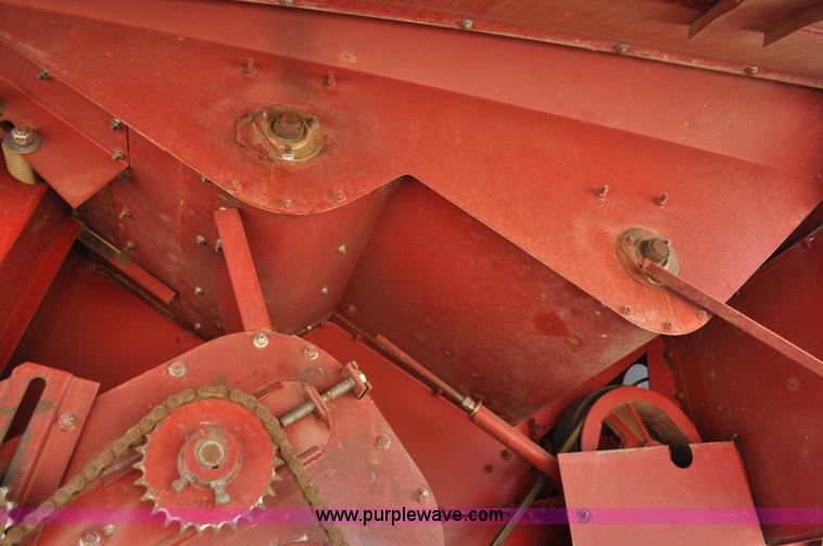 image for item C3012 1992 Case IH 1680 combine