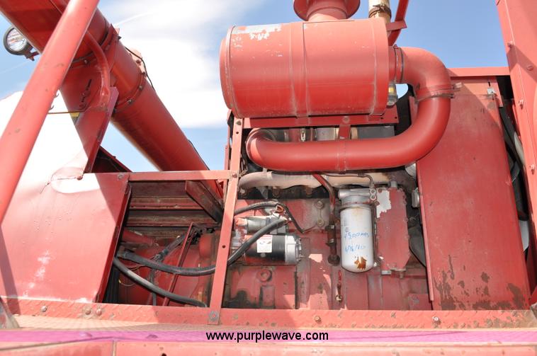 image for item C3012 1992 Case IH 1680 combine