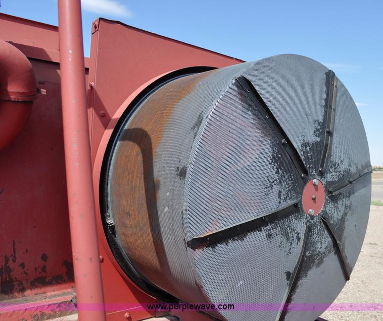 image for item C3012 1992 Case IH 1680 combine