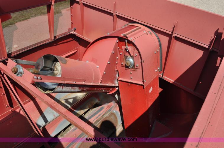 image for item C3012 1992 Case IH 1680 combine