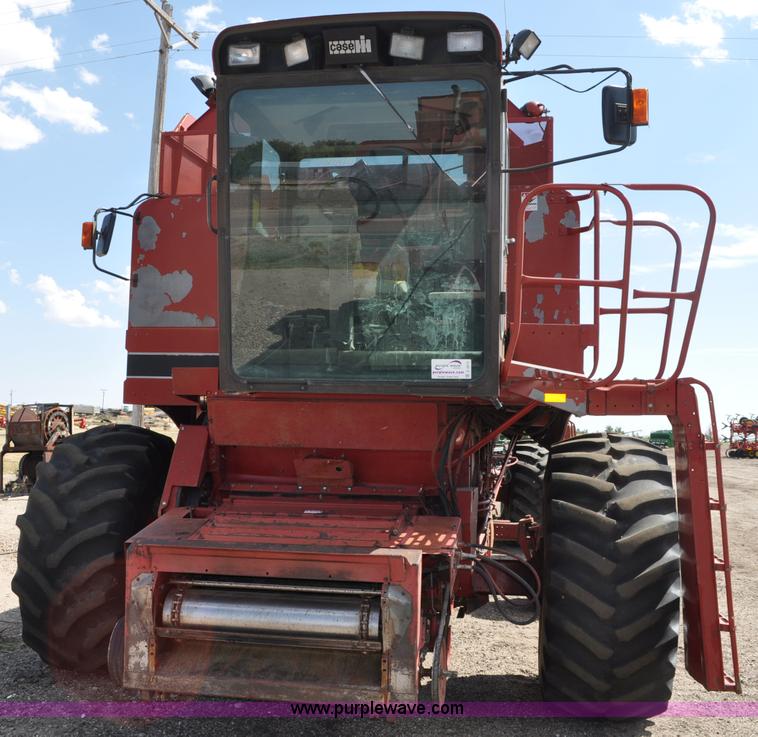 image for item C3013 1988 Case IH 1680 combine