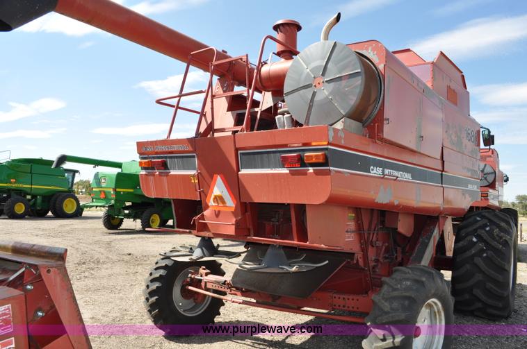 image for item C3013 1988 Case IH 1680 combine