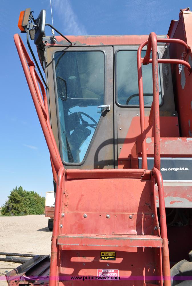 image for item C3013 1988 Case IH 1680 combine