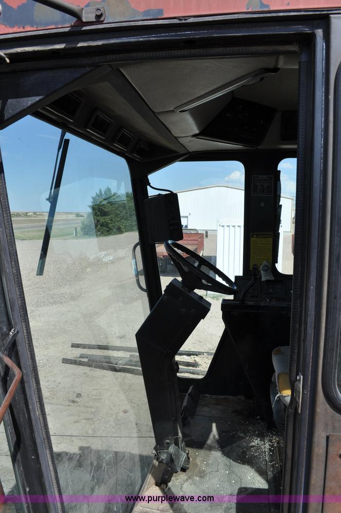 image for item C3013 1988 Case IH 1680 combine