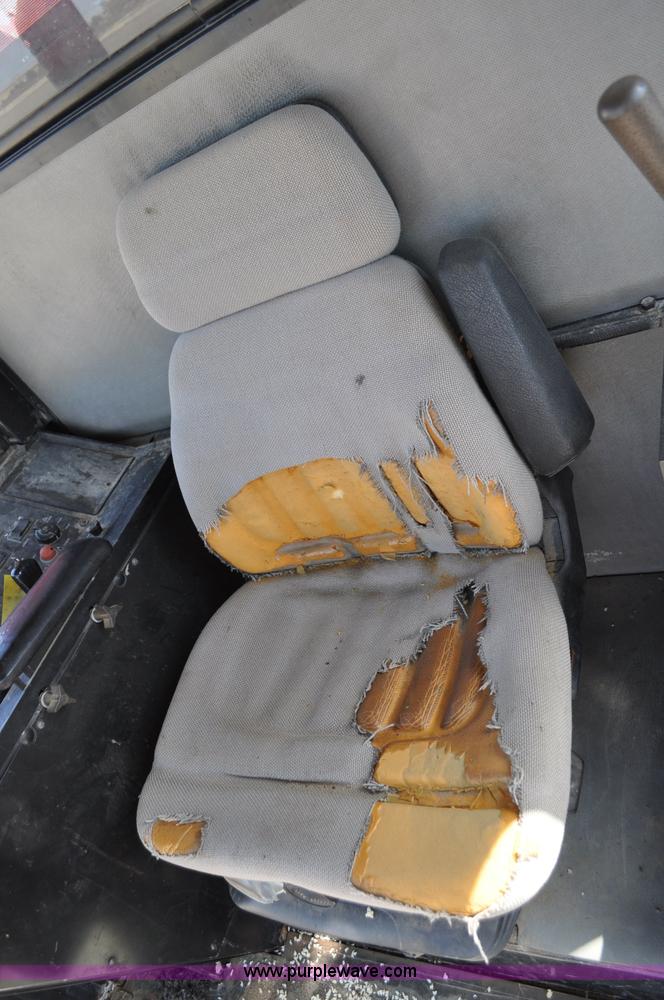 image for item C3013 1988 Case IH 1680 combine