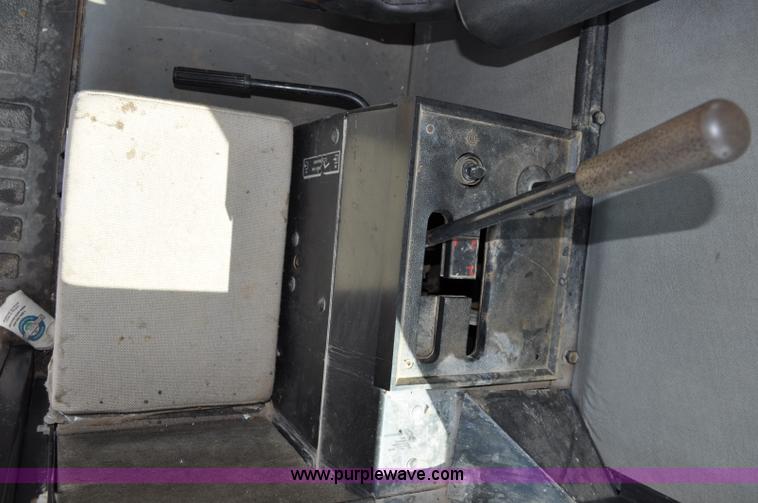 image for item C3013 1988 Case IH 1680 combine