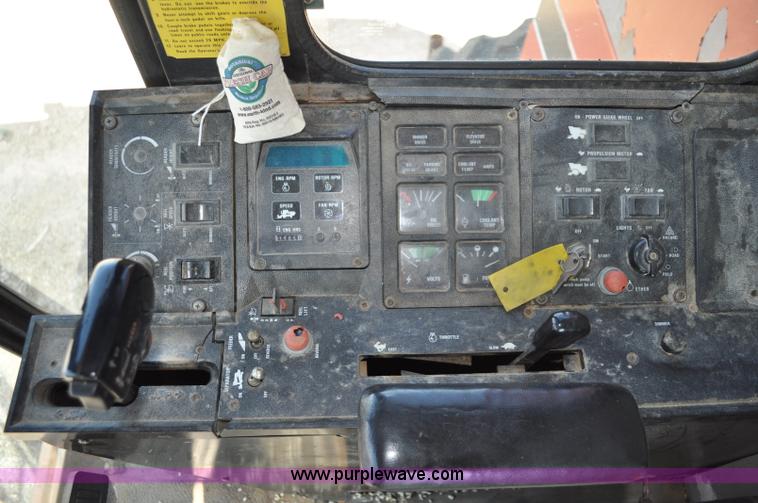 image for item C3013 1988 Case IH 1680 combine