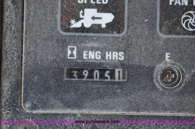 image for item C3013 1988 Case IH 1680 combine