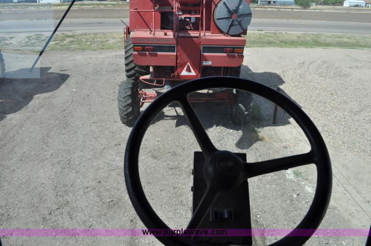 image for item C3013 1988 Case IH 1680 combine