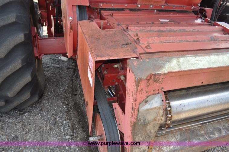 image for item C3013 1988 Case IH 1680 combine