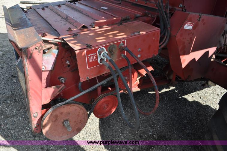 image for item C3013 1988 Case IH 1680 combine
