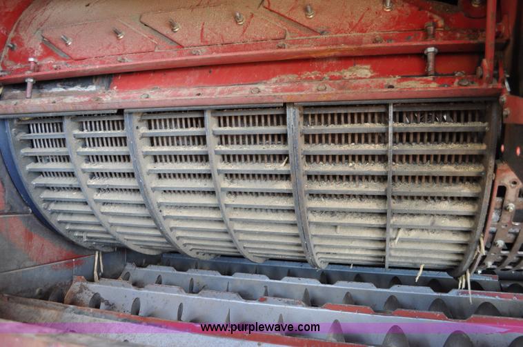 image for item C3013 1988 Case IH 1680 combine