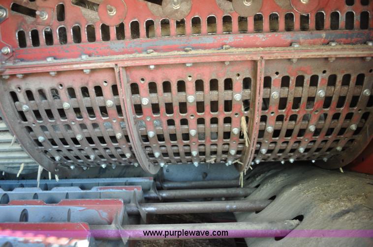 image for item C3013 1988 Case IH 1680 combine