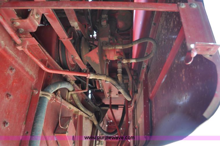 image for item C3013 1988 Case IH 1680 combine