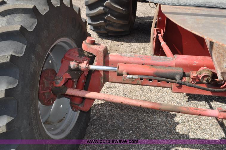 image for item C3013 1988 Case IH 1680 combine