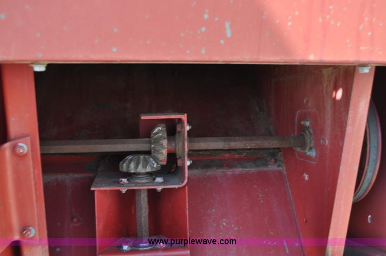 image for item C3013 1988 Case IH 1680 combine