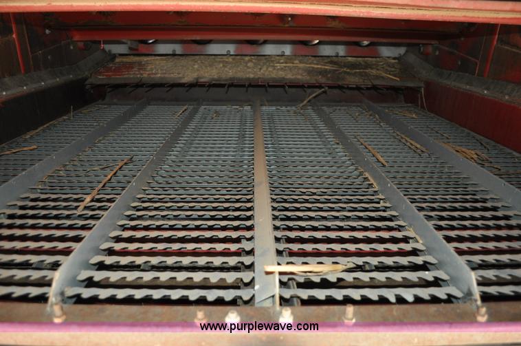 image for item C3013 1988 Case IH 1680 combine