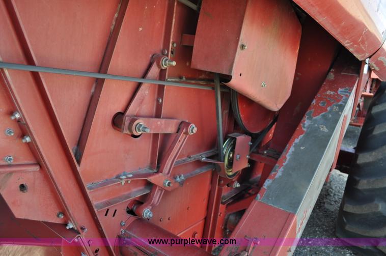 image for item C3013 1988 Case IH 1680 combine