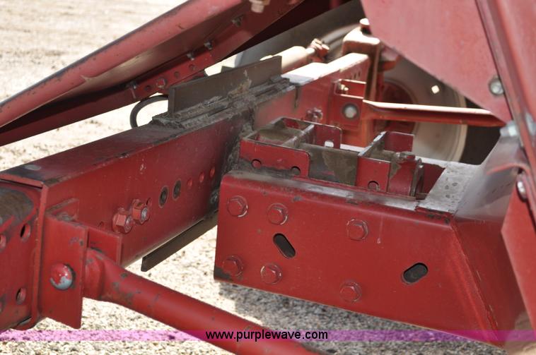 image for item C3013 1988 Case IH 1680 combine