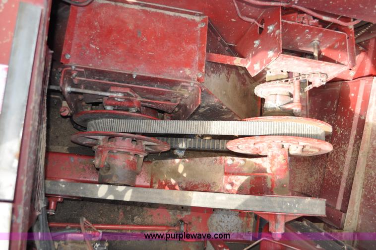 image for item C3013 1988 Case IH 1680 combine