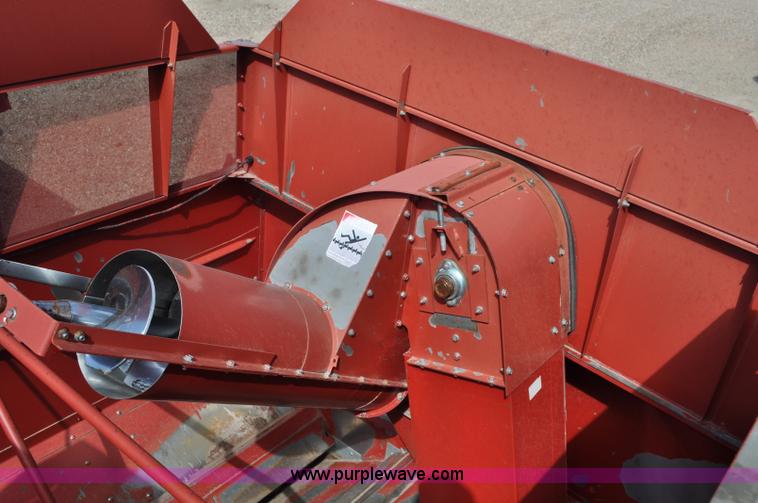 image for item C3013 1988 Case IH 1680 combine