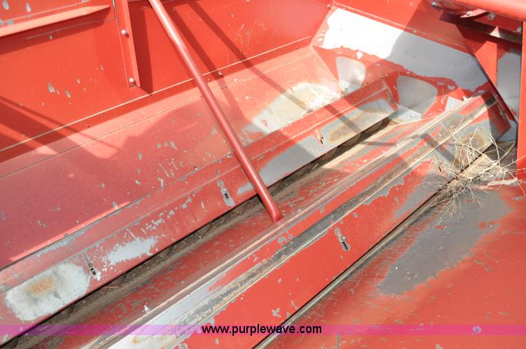 image for item C3013 1988 Case IH 1680 combine