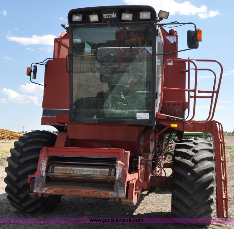 image for item C3014 1988 Case IH 1680 combine