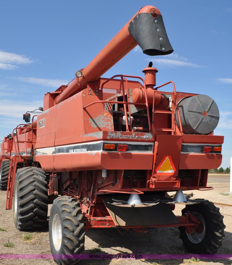 image for item C3014 1988 Case IH 1680 combine