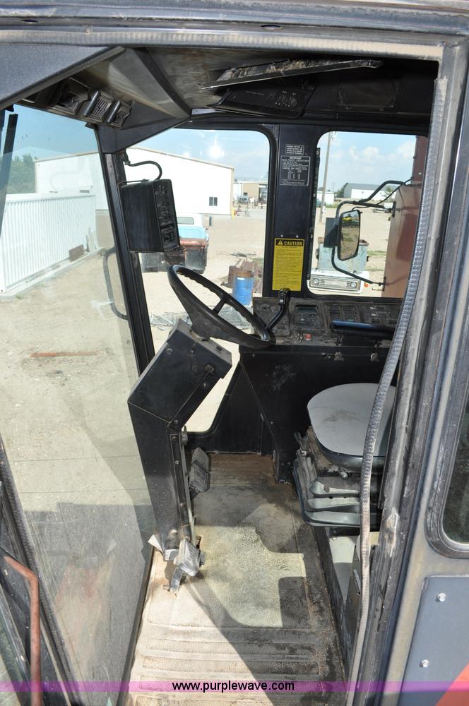 image for item C3014 1988 Case IH 1680 combine