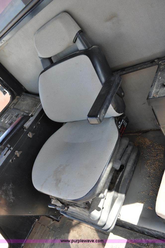 image for item C3014 1988 Case IH 1680 combine