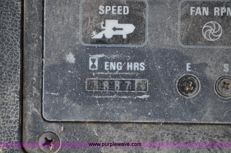 image for item C3014 1988 Case IH 1680 combine