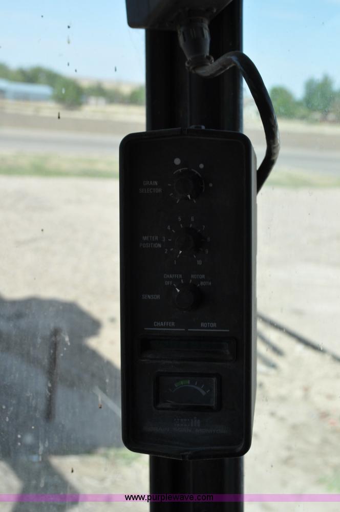 image for item C3014 1988 Case IH 1680 combine