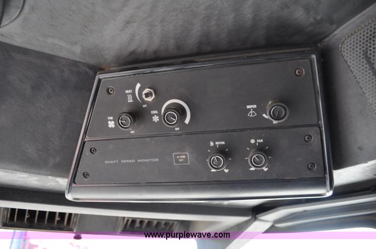 image for item C3014 1988 Case IH 1680 combine