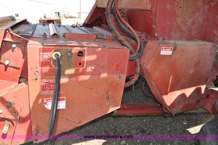 image for item C3014 1988 Case IH 1680 combine