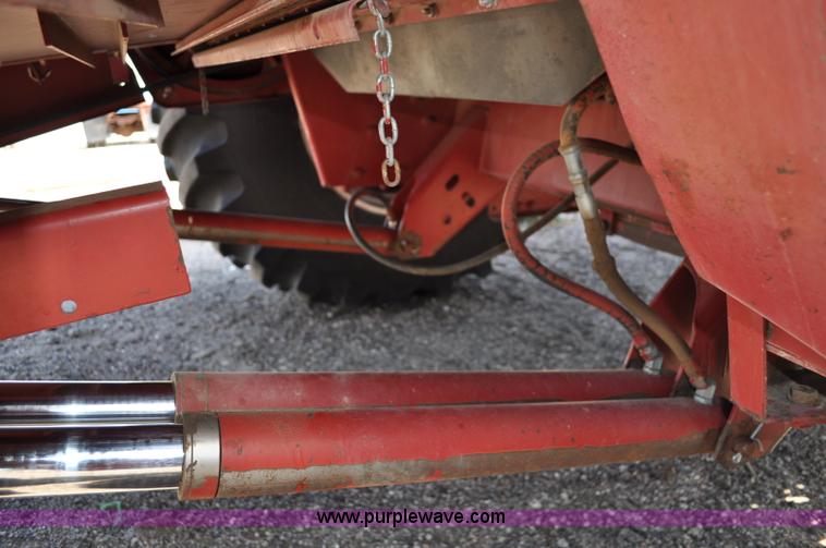image for item C3014 1988 Case IH 1680 combine