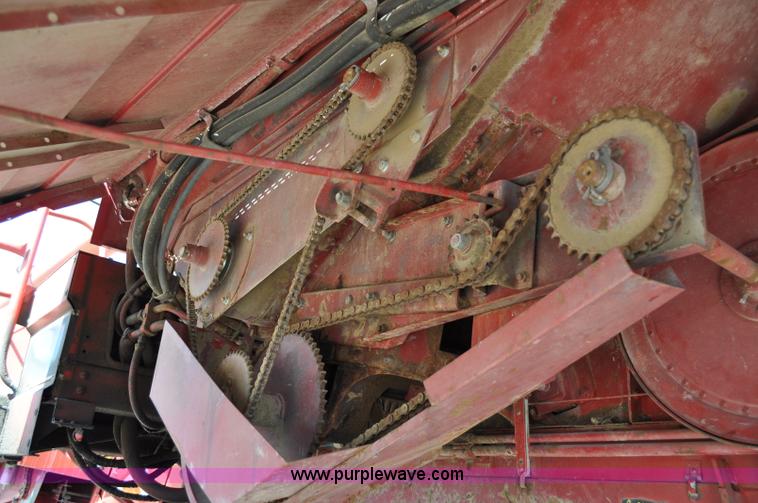 image for item C3014 1988 Case IH 1680 combine