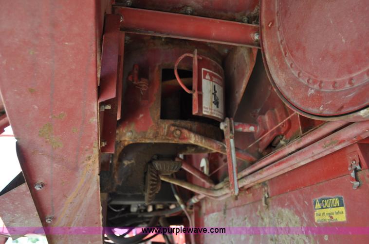 image for item C3014 1988 Case IH 1680 combine