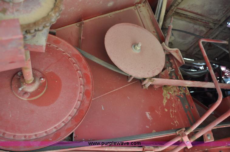 image for item C3014 1988 Case IH 1680 combine