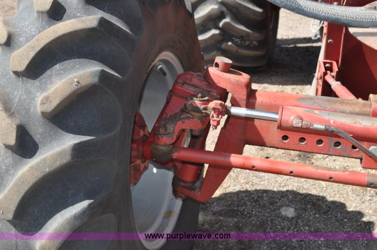 image for item C3014 1988 Case IH 1680 combine