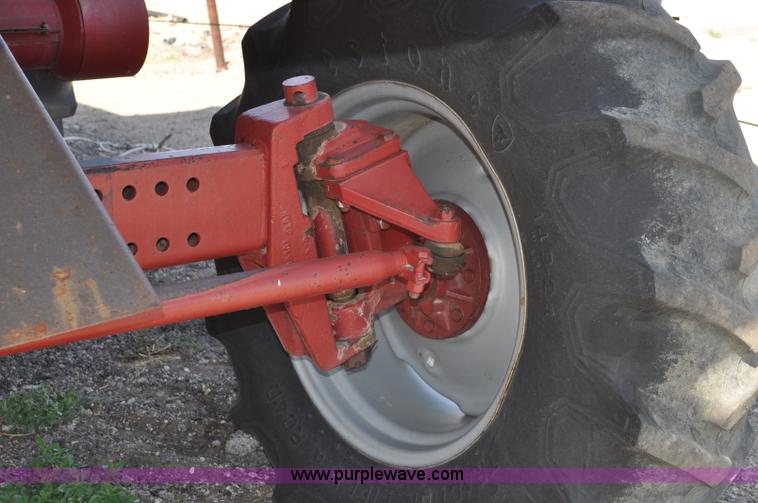 image for item C3014 1988 Case IH 1680 combine