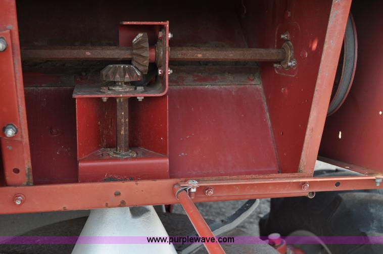 image for item C3014 1988 Case IH 1680 combine