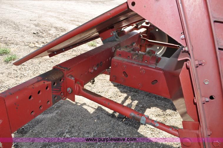 image for item C3014 1988 Case IH 1680 combine