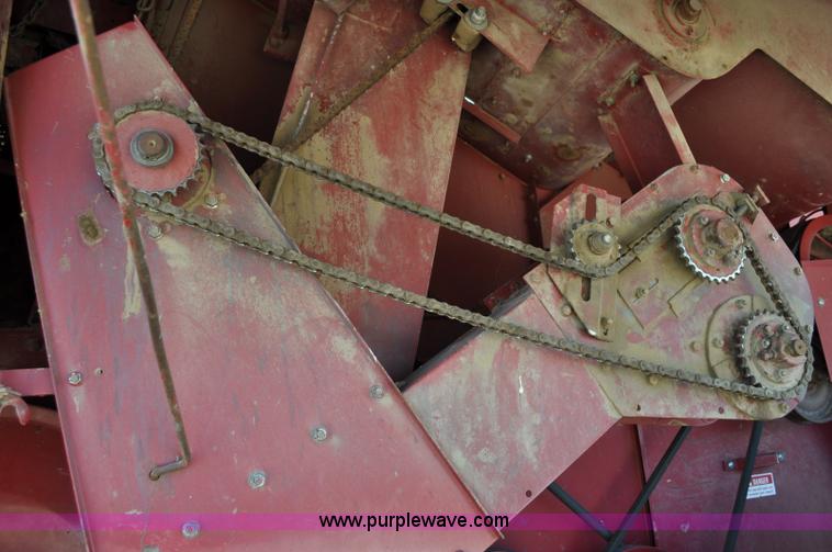 image for item C3014 1988 Case IH 1680 combine