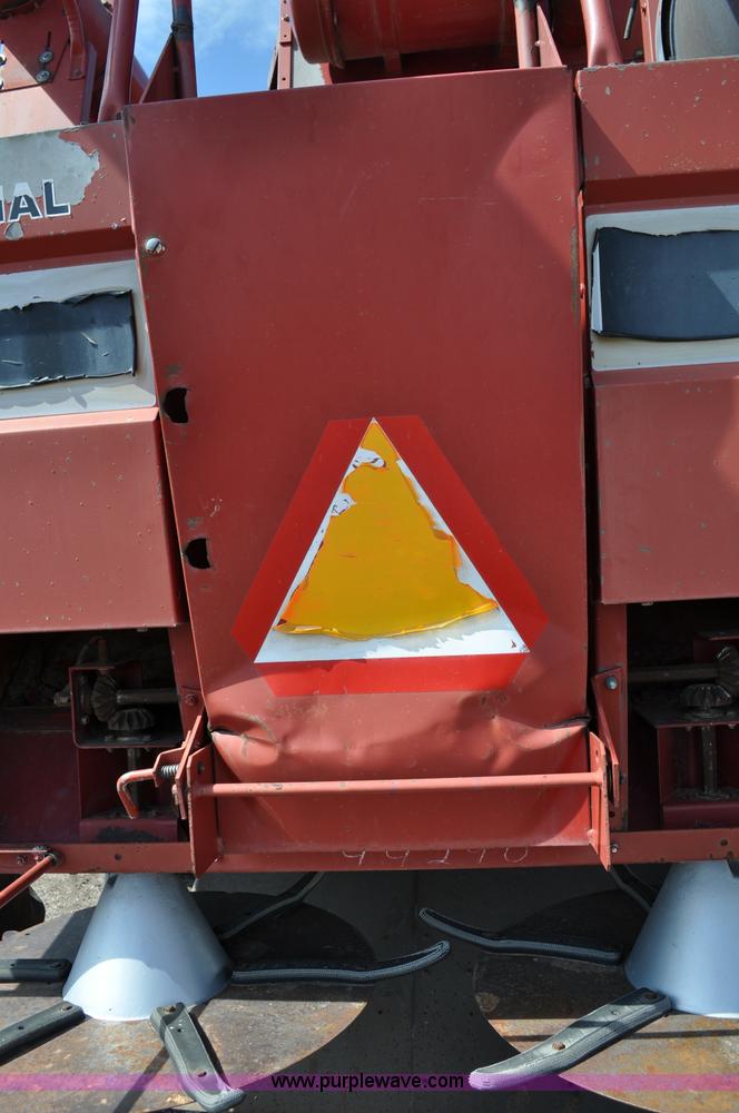 image for item C3014 1988 Case IH 1680 combine