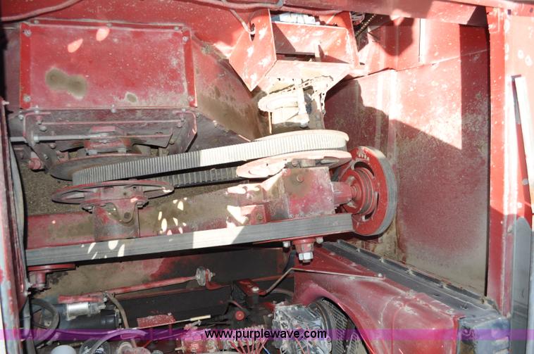 image for item C3014 1988 Case IH 1680 combine