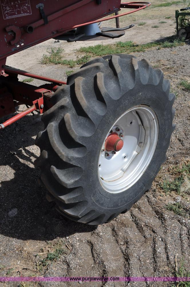 image for item C3014 1988 Case IH 1680 combine